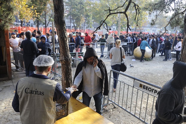 Сијарто: Балканска рута да остане затворена